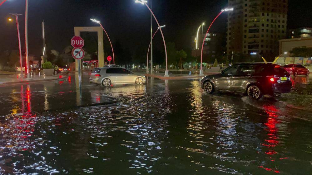 Konya’nın komşu ilini sağanak vurdu 12